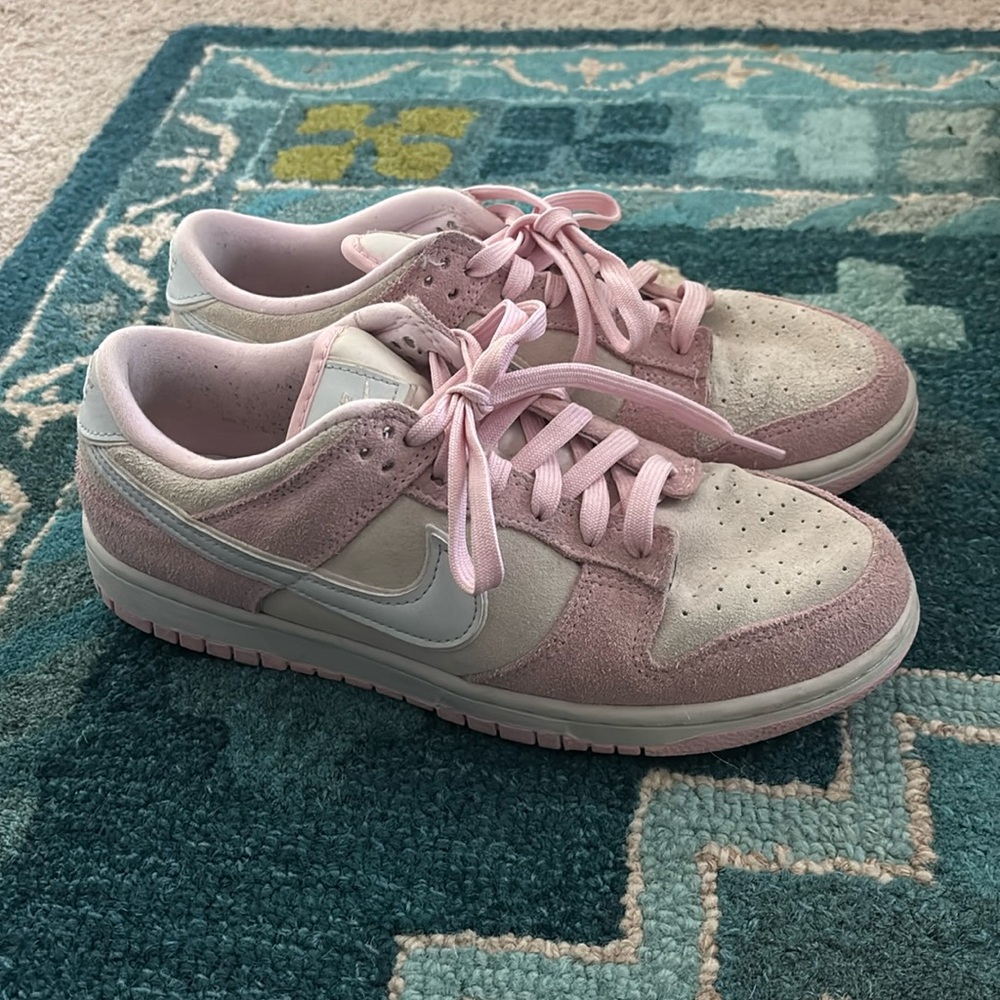 Nike wmns dunk low LX ‘Pink Foam” Women shoe, size US 10